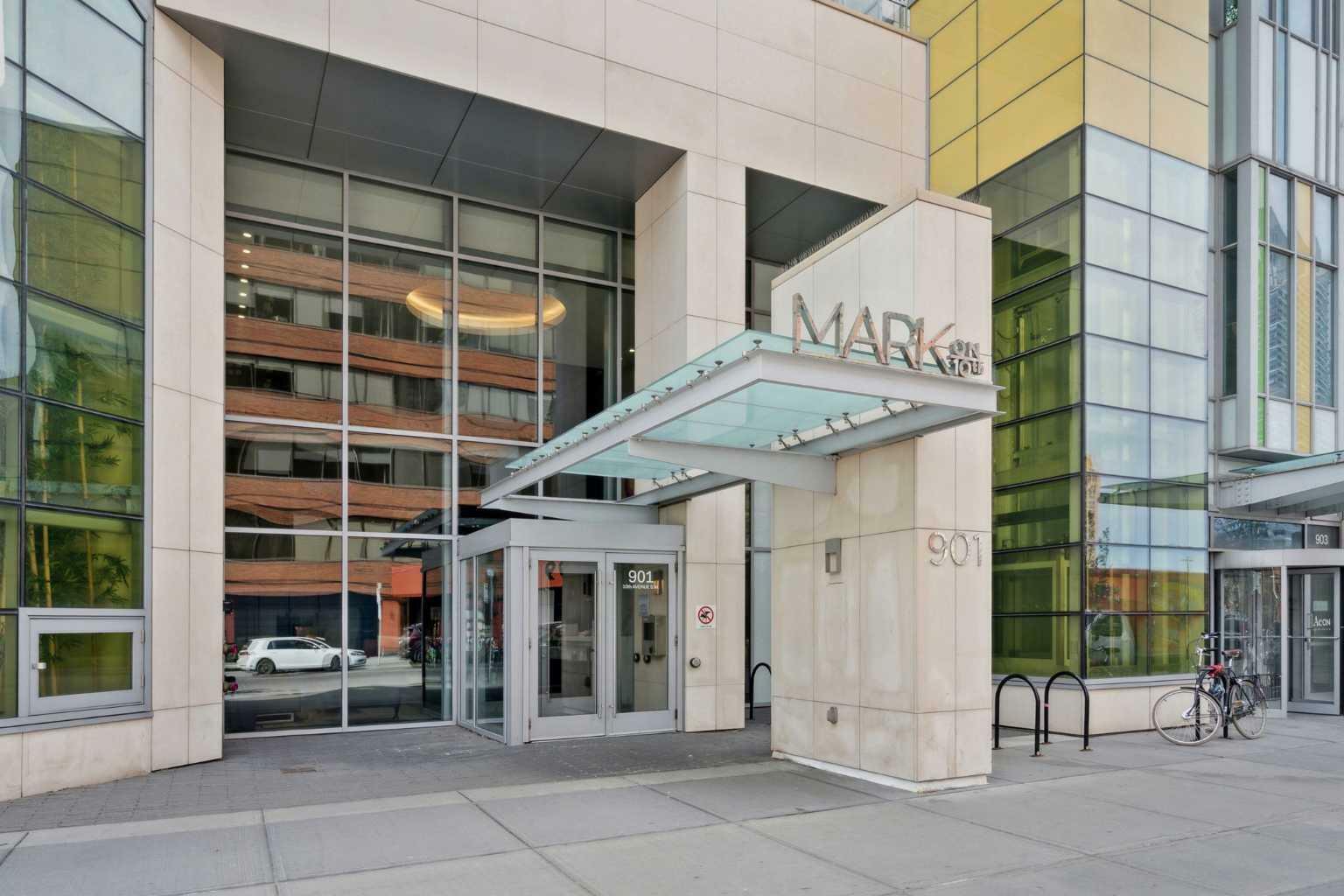 Property Photo: 901 10 Avenue SW 1606 AB T2R 0B5