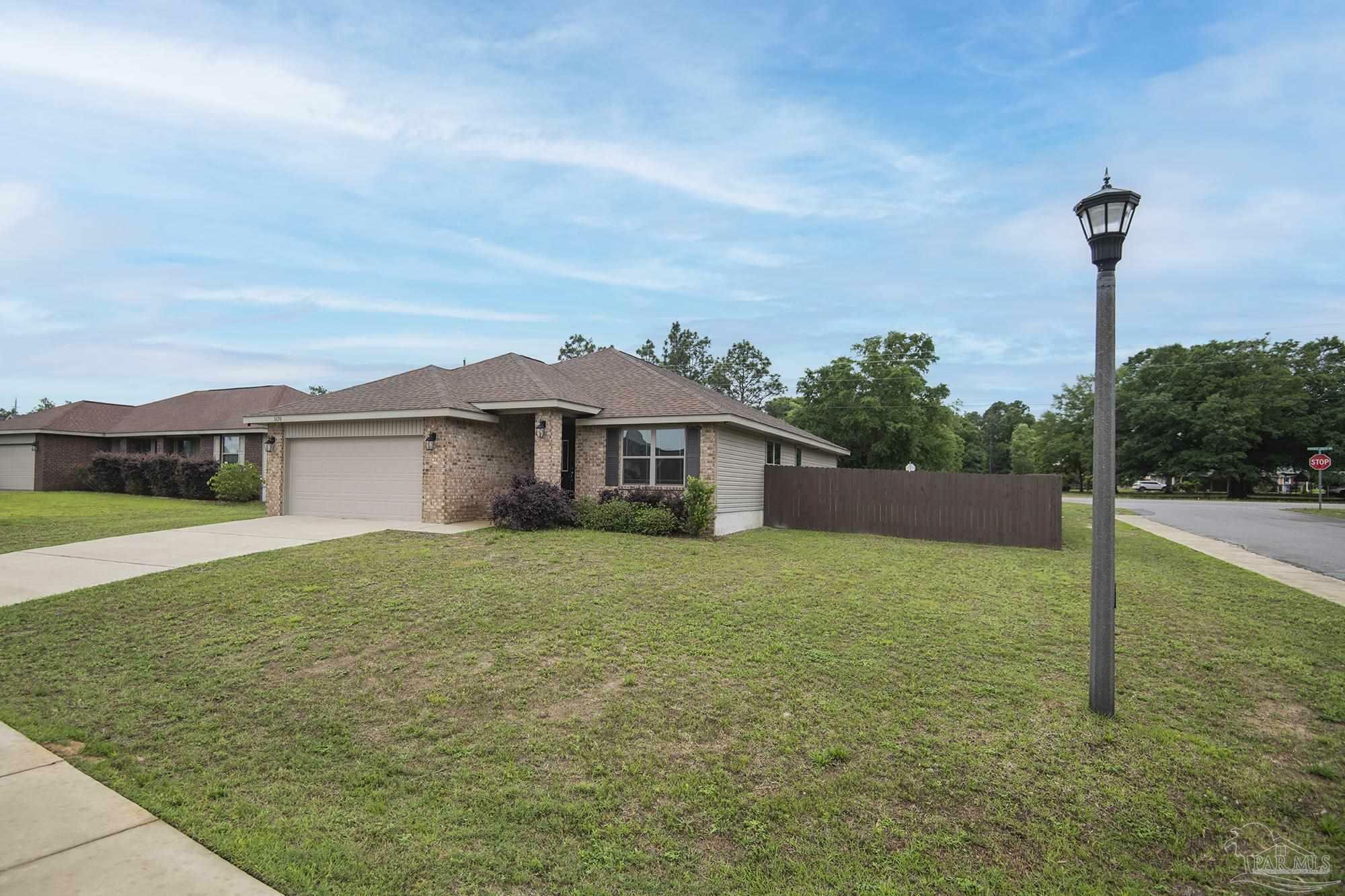 Property Photo: 3620 Ranch Dr FL 32539
