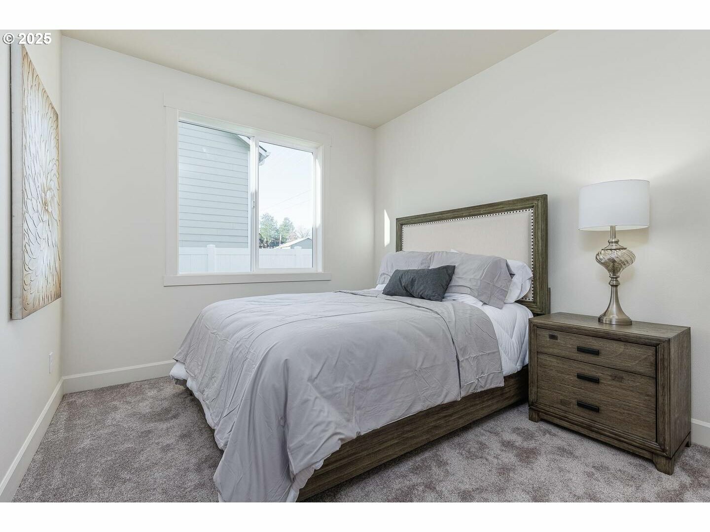Property Photo: 817 E Autumn Ave OR 97838