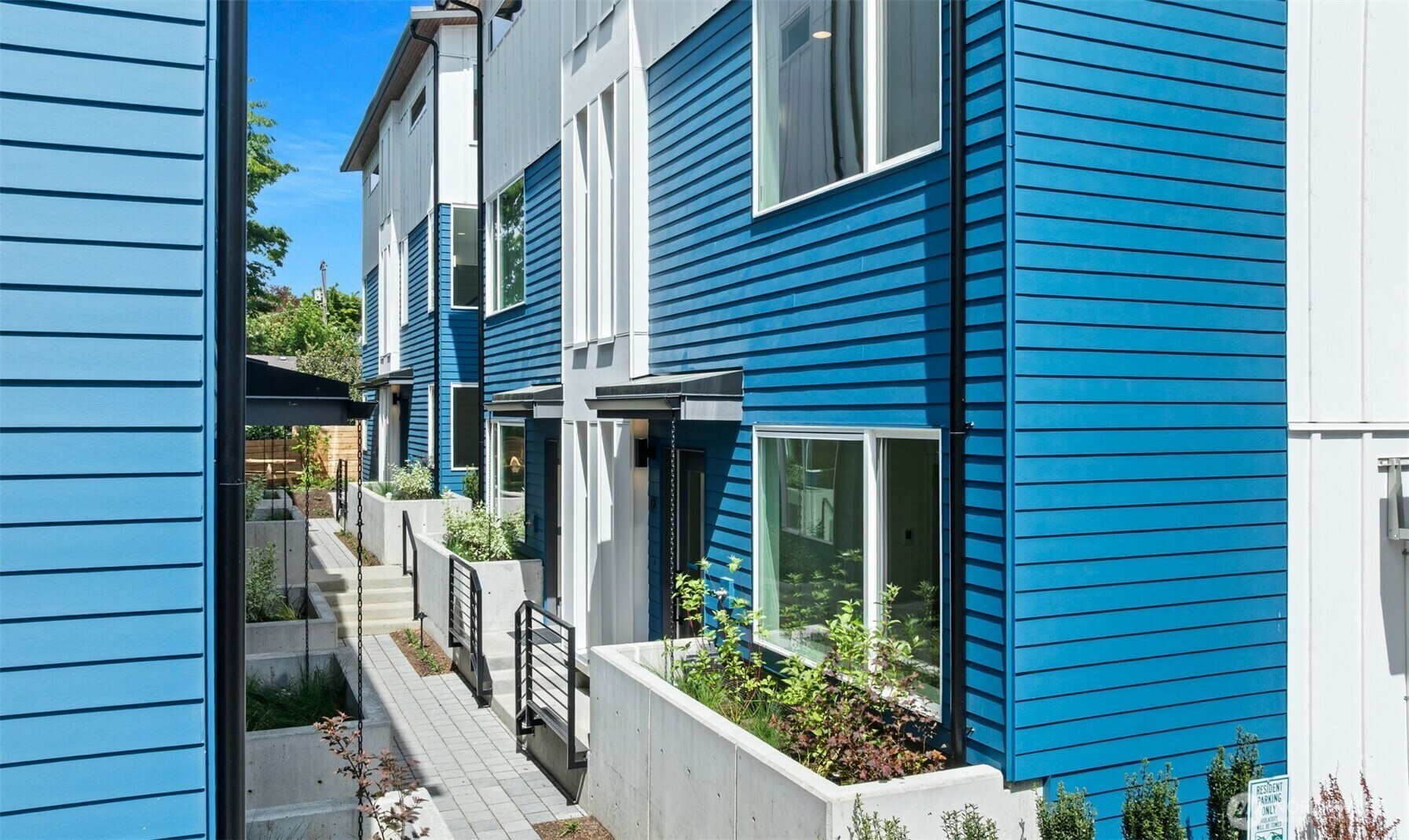 Property Photo: 2523 29th Avenue S B WA 98144