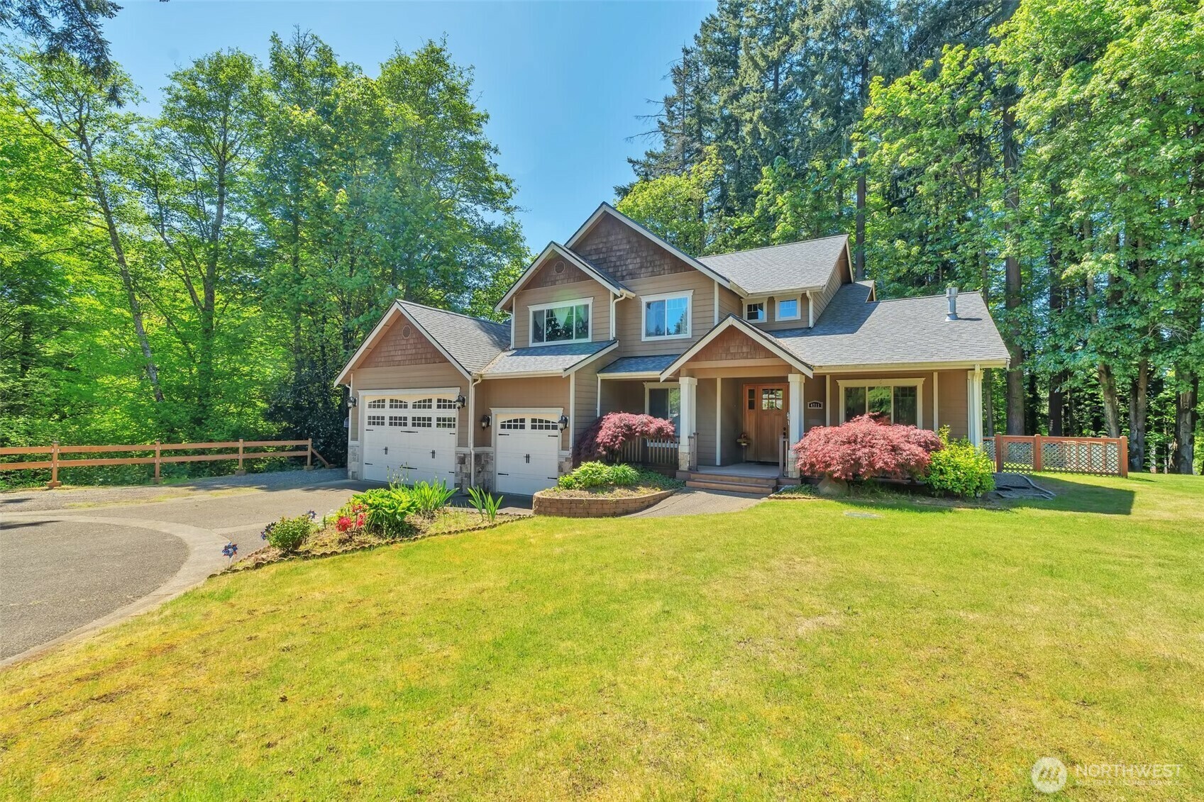 Property Photo: 4711 Cleveland Avenue SE WA 98501