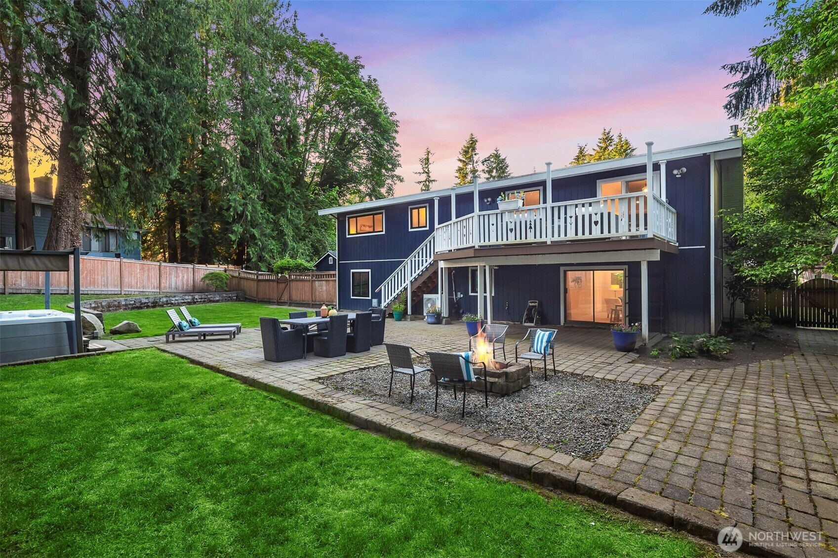 Property Photo:  1005  Mountain Park Boulevard SW  WA 98027 