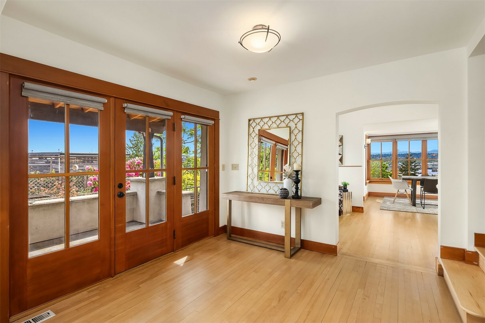 Property Photo: 4215 1 Avenue NW WA 98107