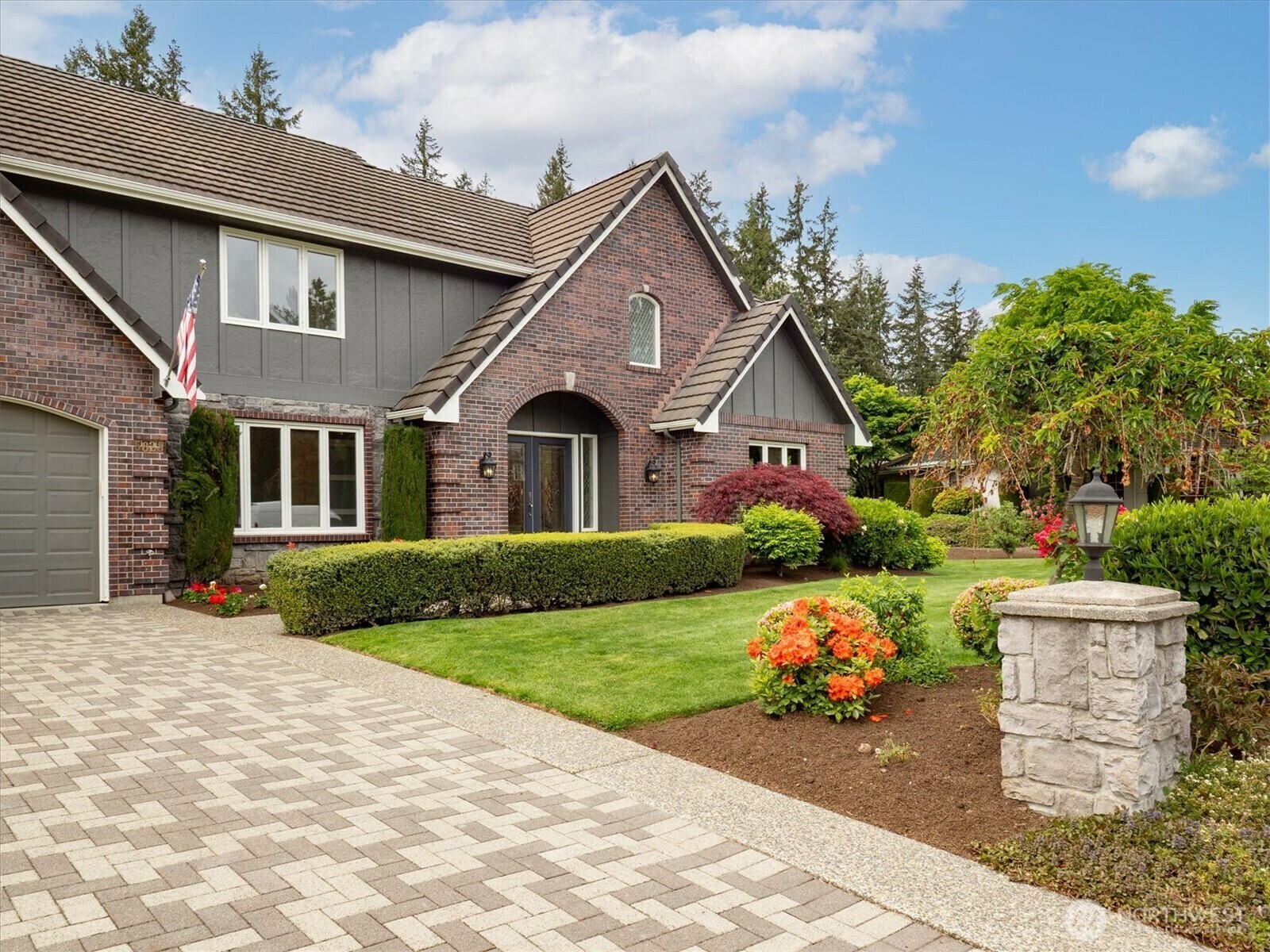 Property Photo: 5825 124th Court NE WA 98033