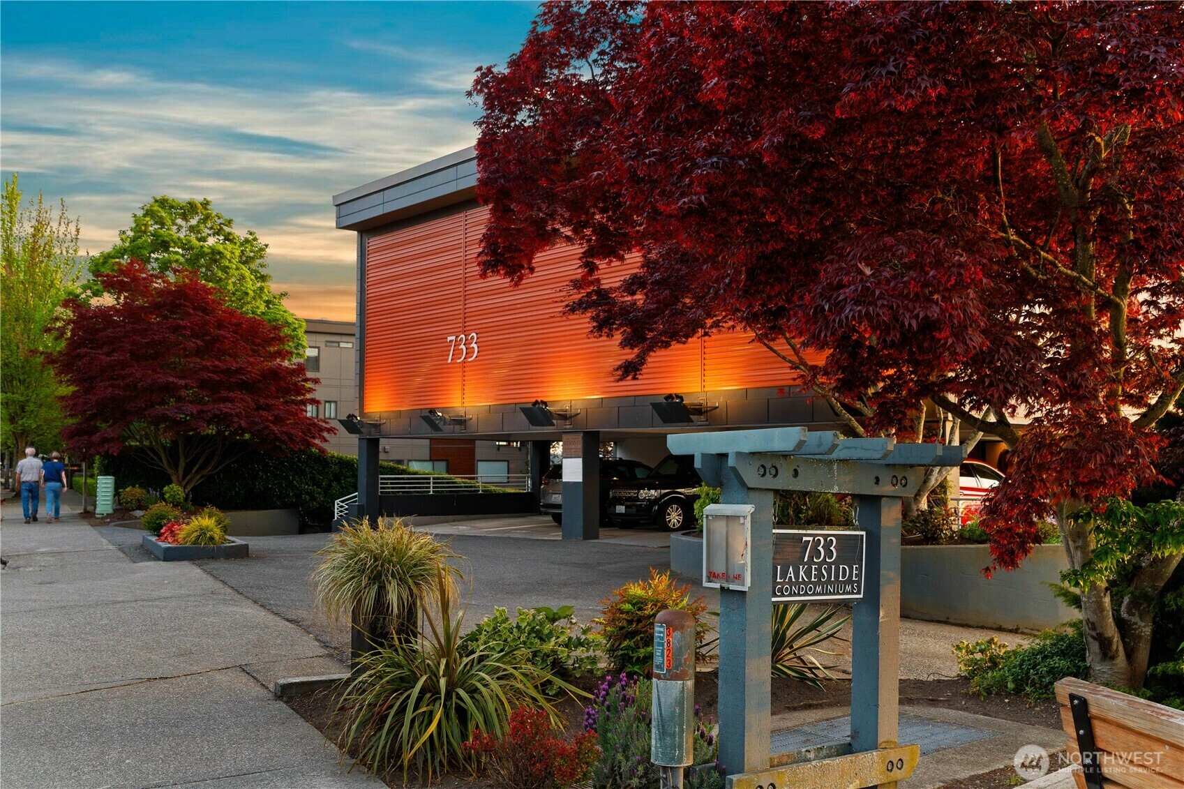 Property Photo: 733 S Lake St 312 WA 98033