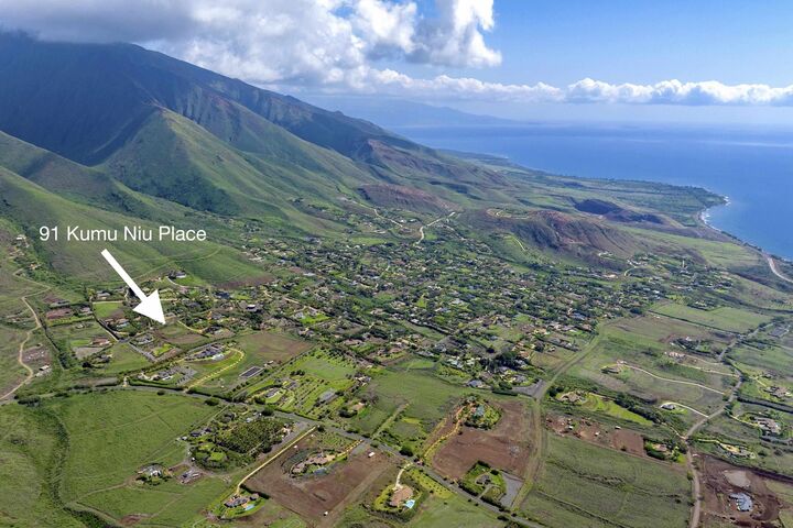 Property Photo:  87 Kumu Niu Pl B  HI 96761 
