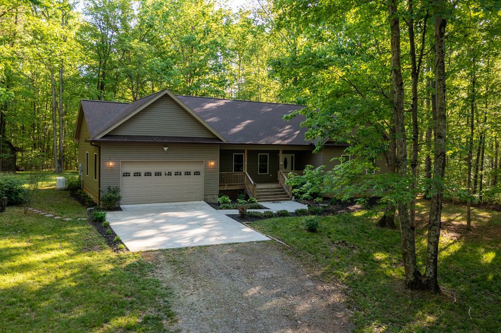 Property Photo: 805 Douglas Church Road VA 23901