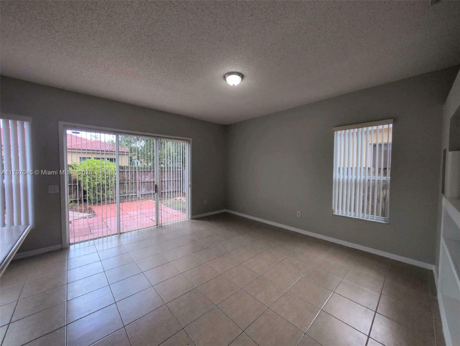Property Photo: 2013 NE 3rd Ct FL 33033