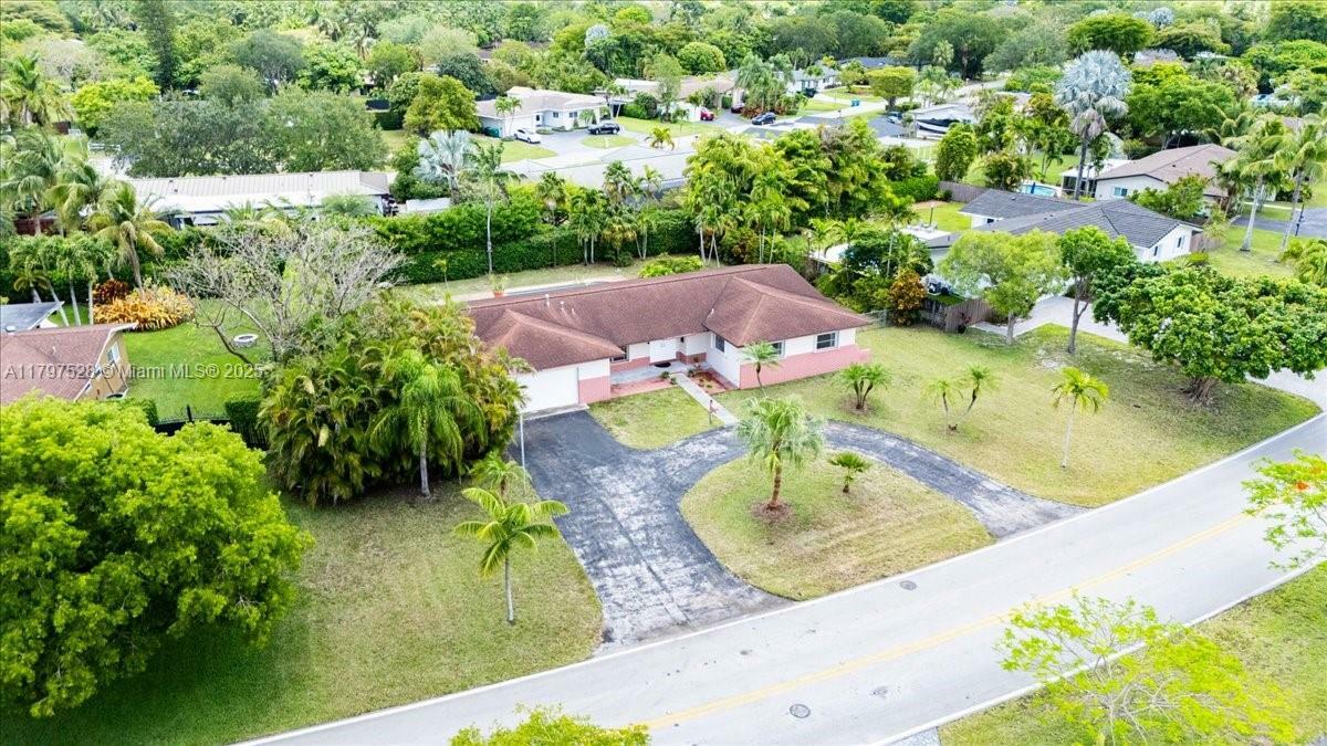 12231 SW 112th Ave  Miami FL 33176 photo
