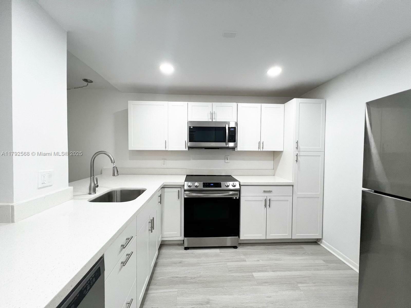 Property Photo: 7950 W McNab Rd 222 FL 33321