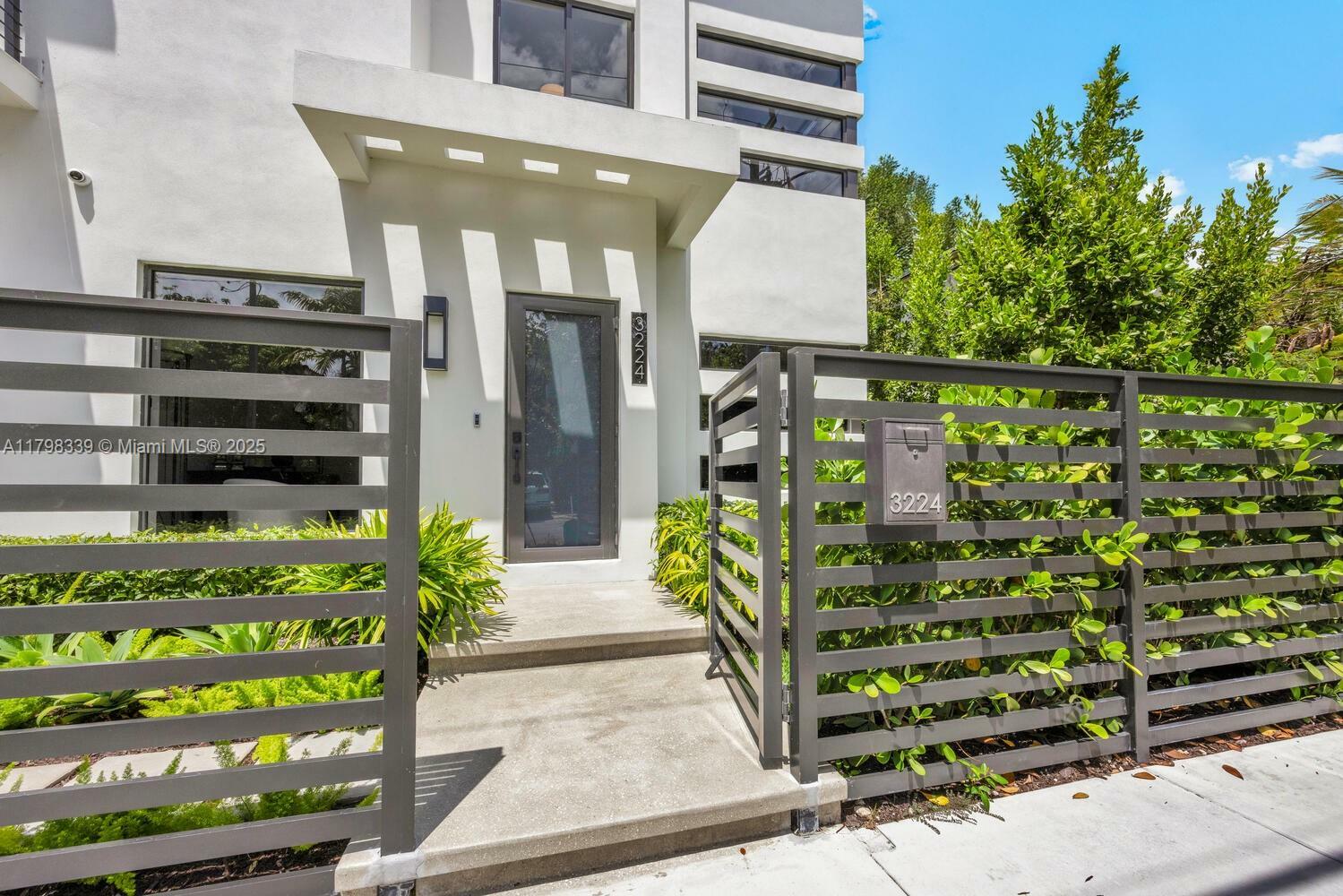 Property Photo: 3224 Elizabeth St 3224 FL 33133