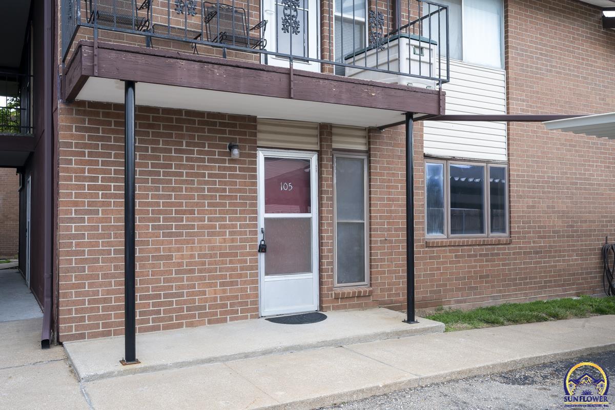 Property Photo: 3037 SW Lydia Ave #105 KS 66614