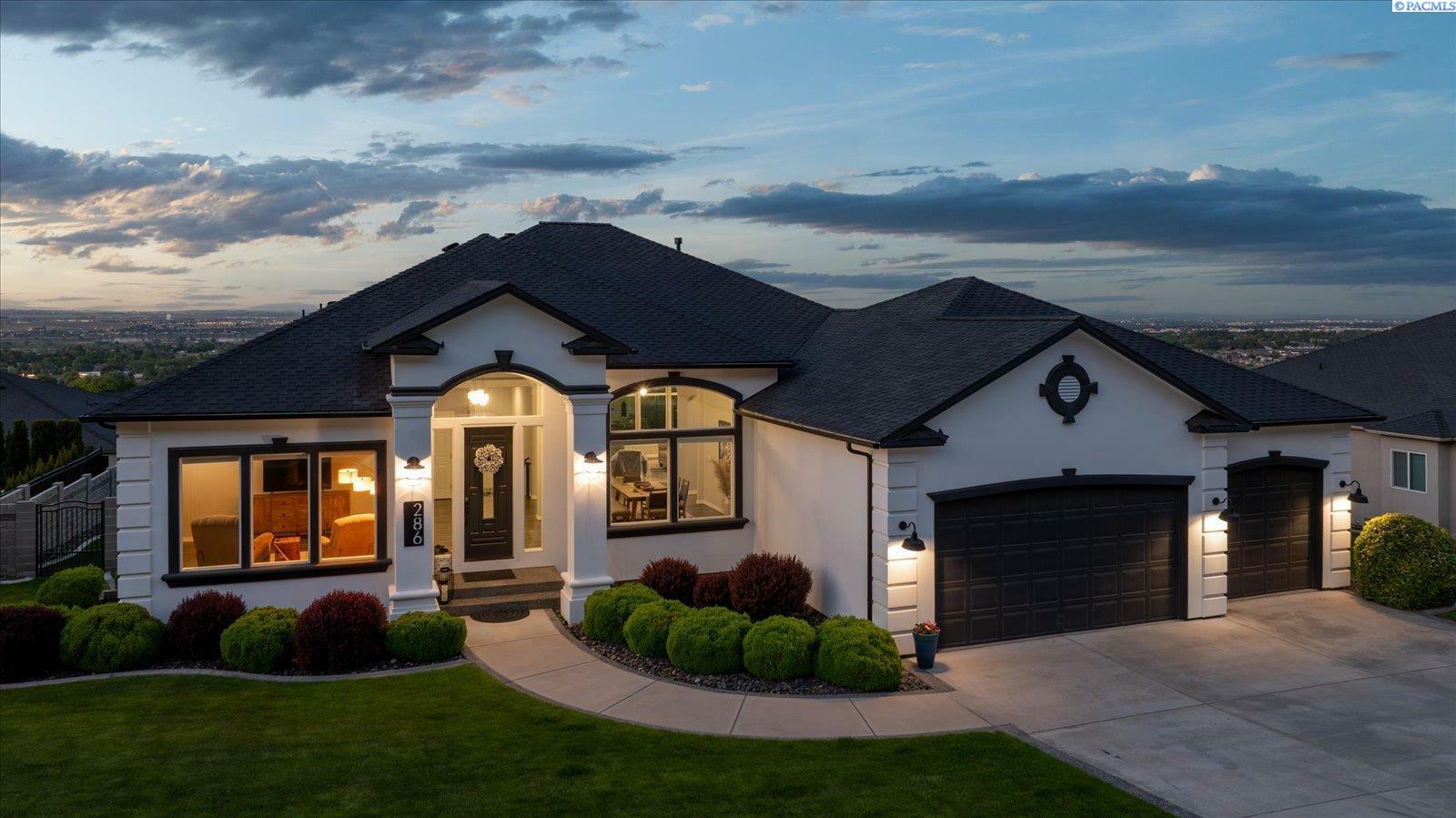 Property Photo: 286 Meadow Hills Dr WA 99352
