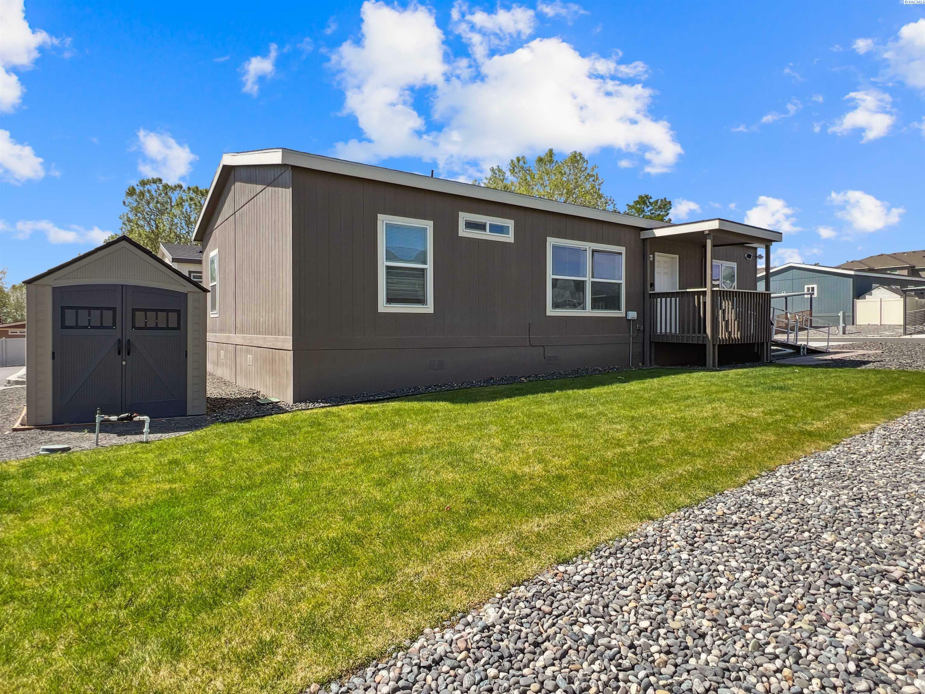 Property Photo: 3517 N Road 84 #113C WA 99301