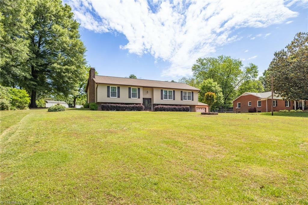 Property Photo: 1039 Windwood Drive NC 27284