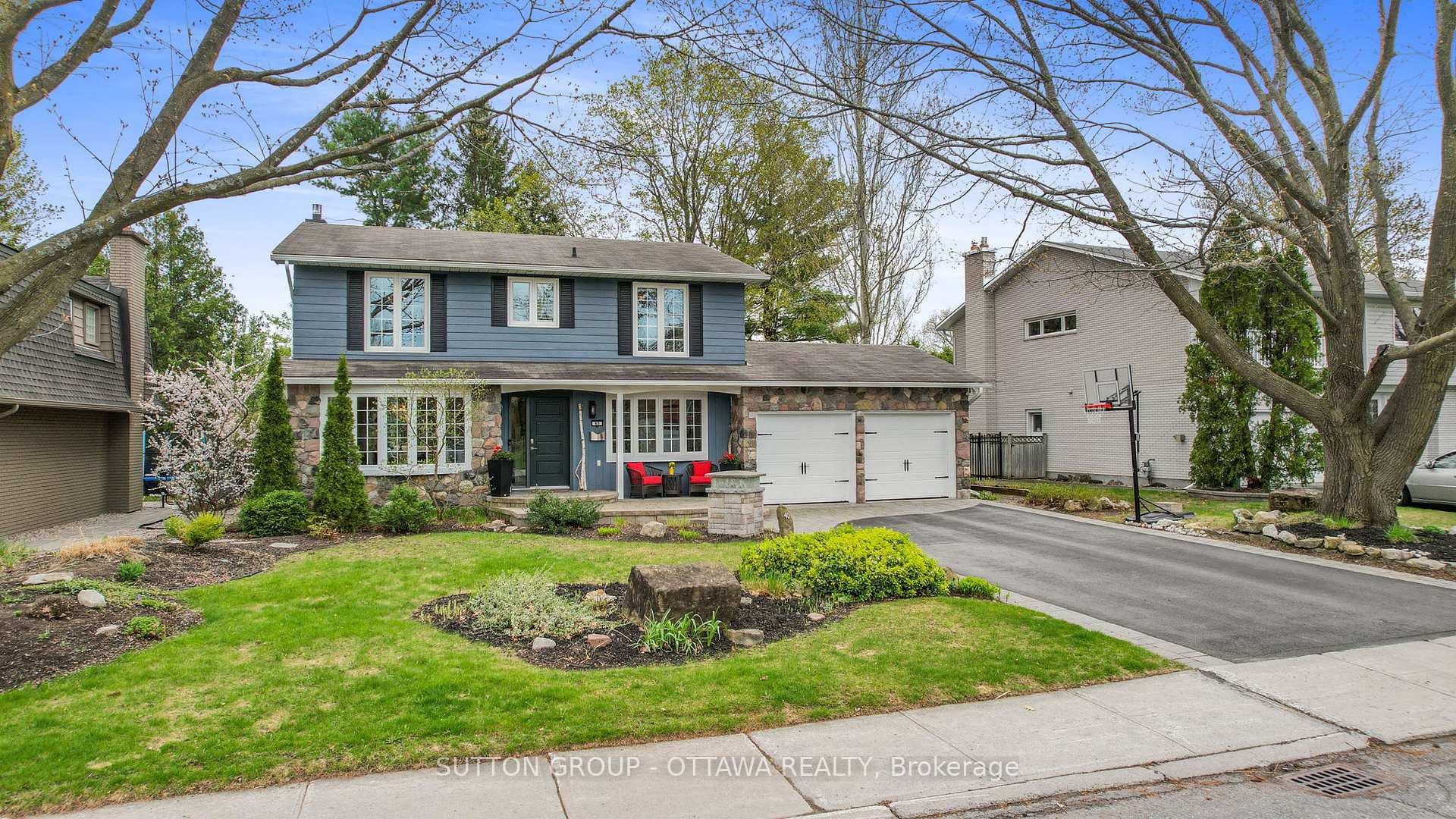 Photo de la propriété: 40 St Remy Drive ON K2J 1A3