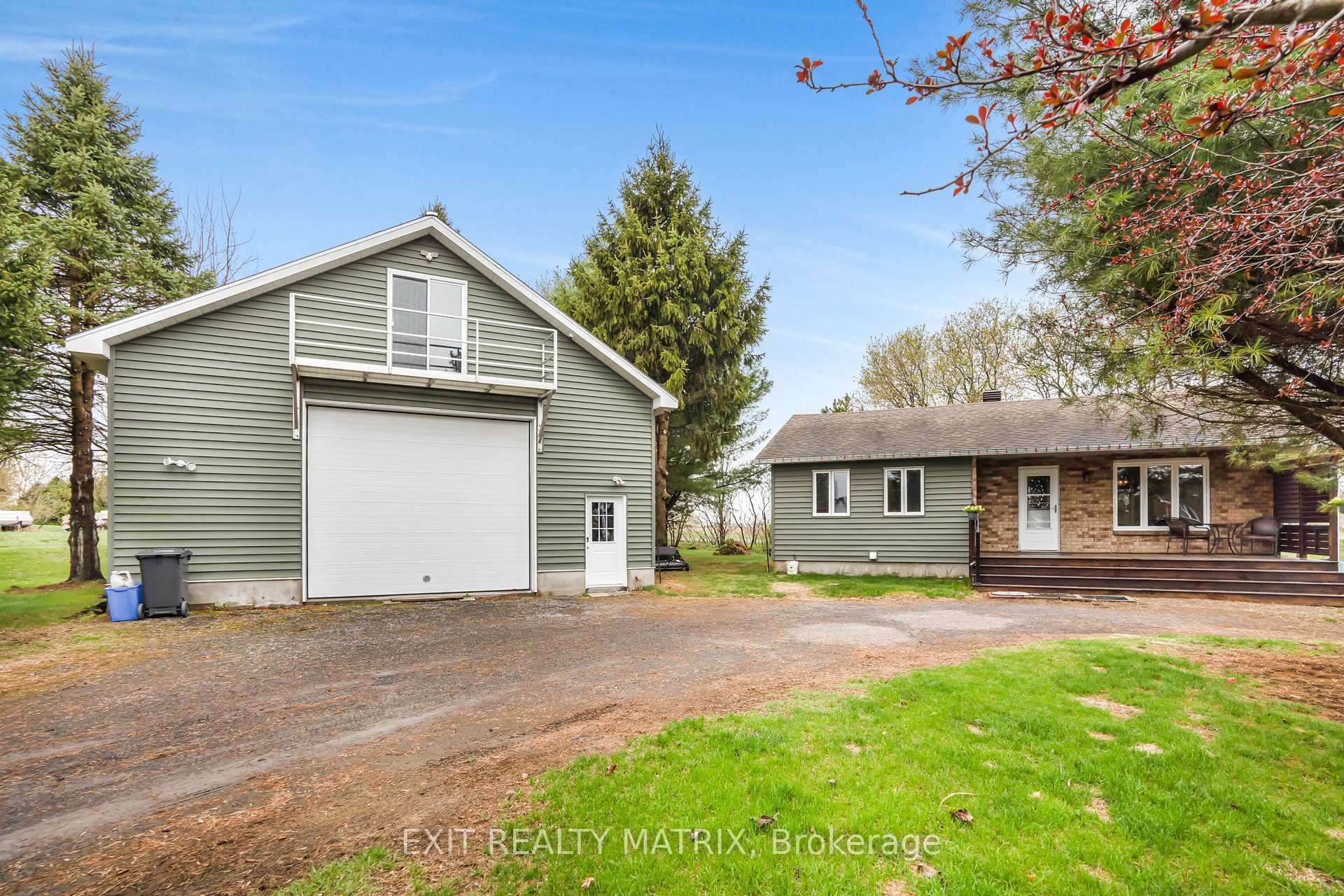 Property Photo: 1120 Des Cedres Street ON K0B 1B0