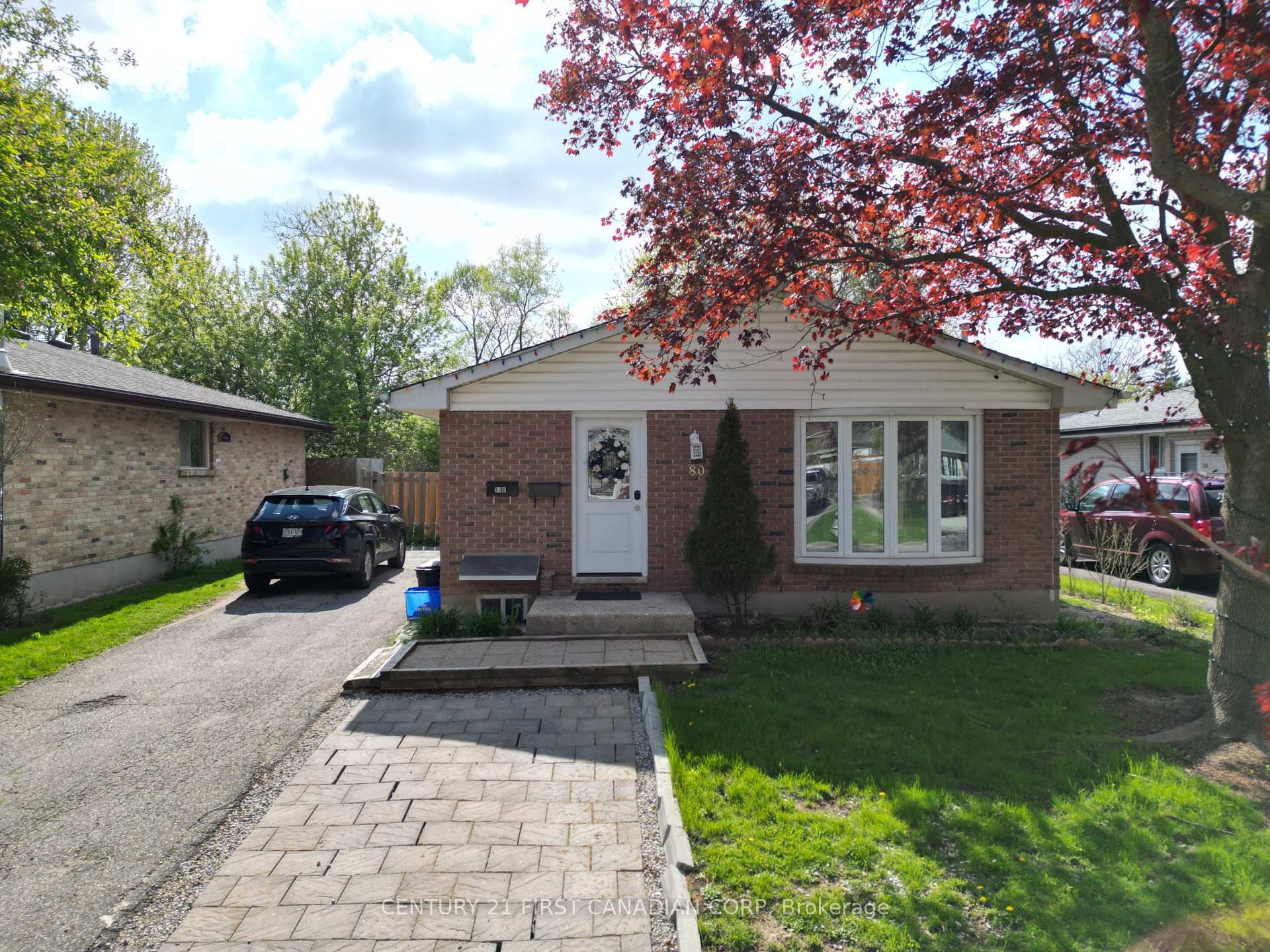 Property Photo: 80 Clifton Crescent Unit A ON N6C 3V8