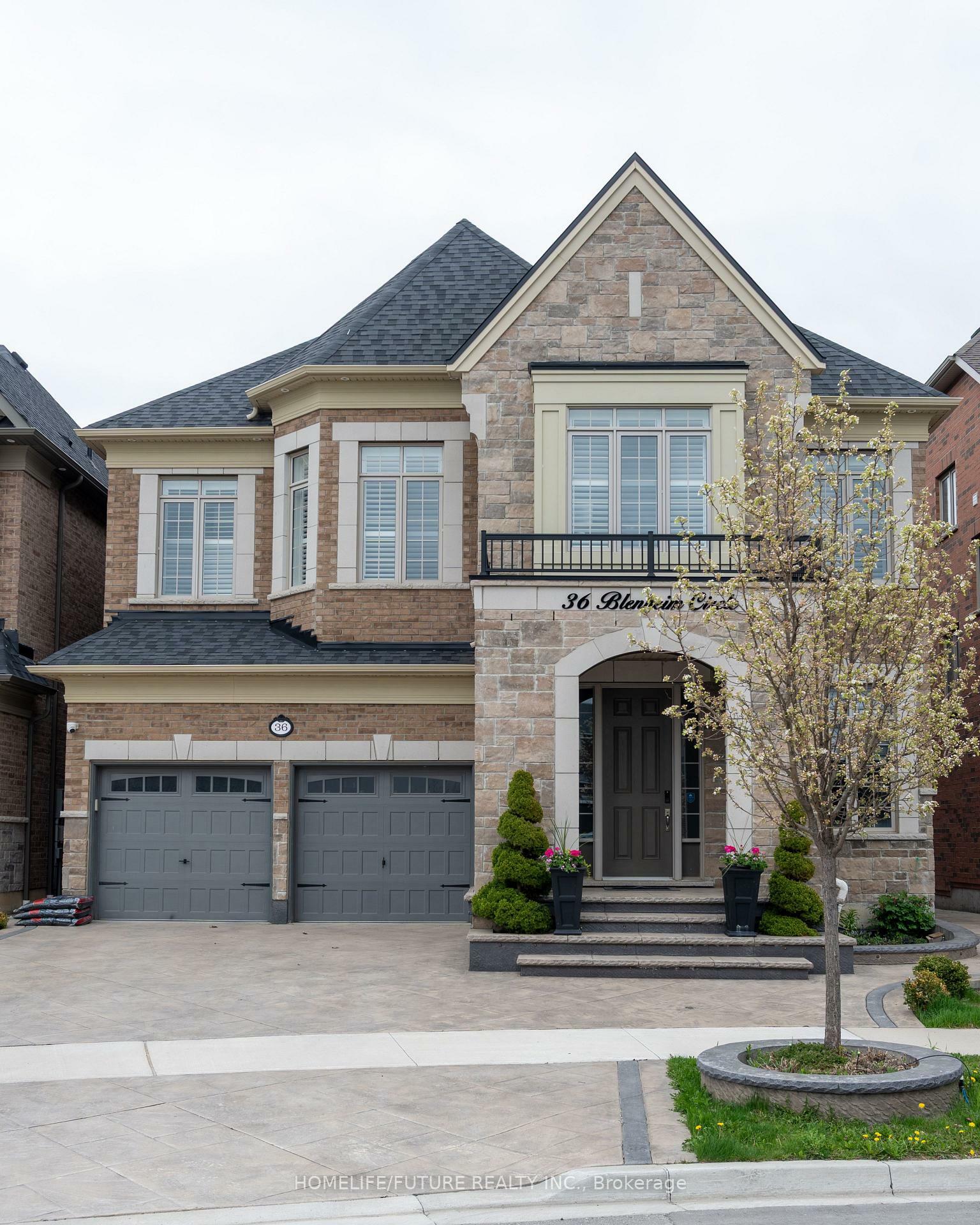 36 Blenheim Circle  Whitby ON L1P 0E3 photo