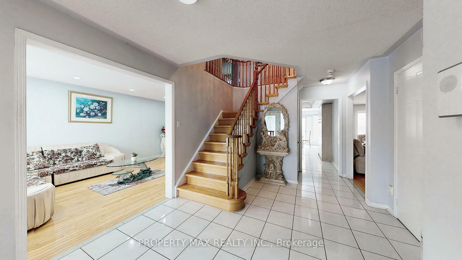 Property Photo: 96 Gillingham Avenue ON L3S 3R6
