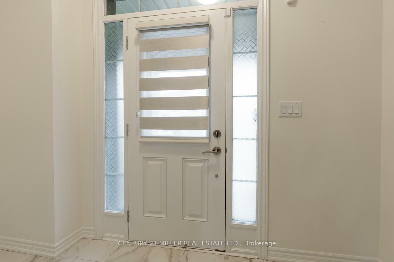 Photo de la propriété: 476 Bergamot Avenue ON L9E 1T8