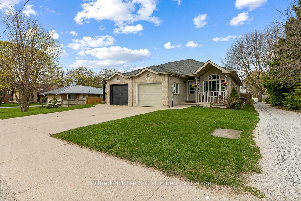 Property Photo: 733 Gustavus Street ON N0H 2C0