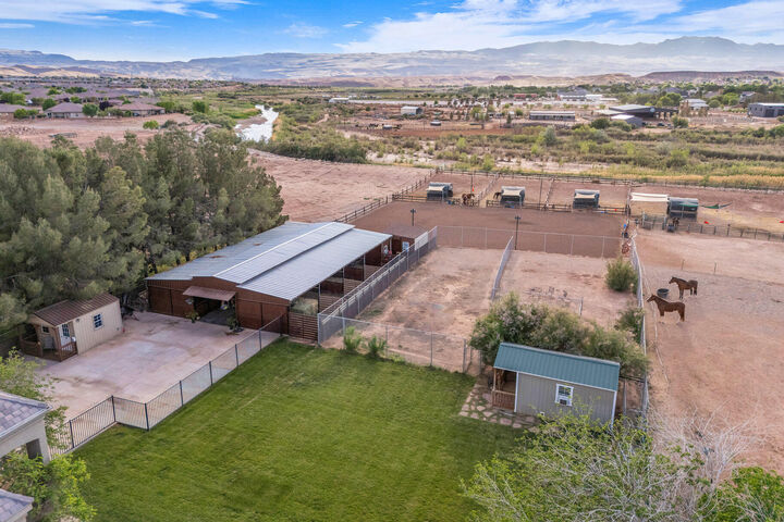 Property Photo:  3770 Sugar Leo Rd  UT 84790 