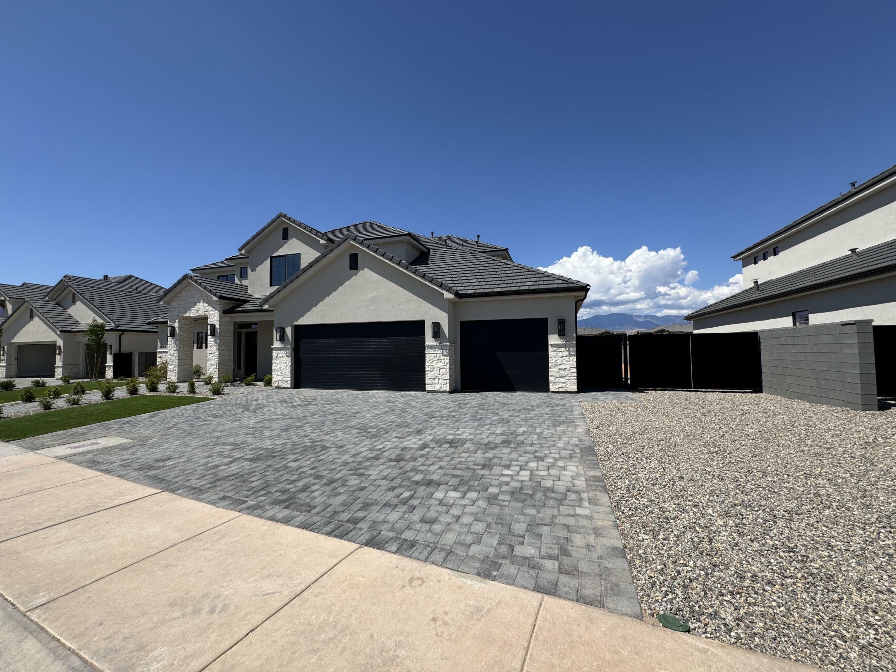 Property Photo: 2689 E Moorland Dr UT 84790