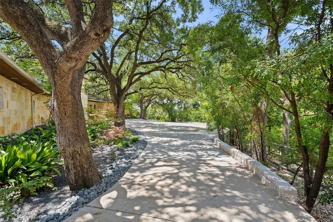 Property Photo:  706 Las Lomas Drive  TX 78746 