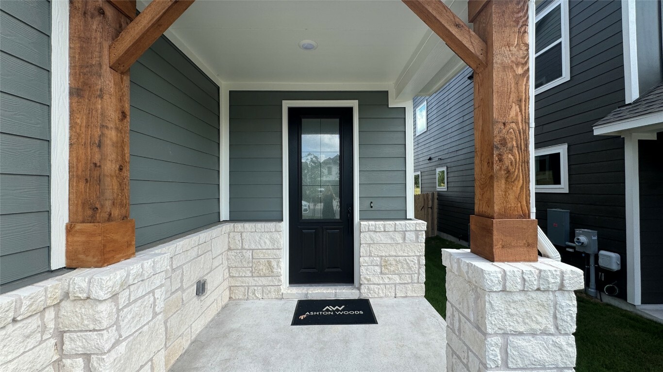 Property Photo: 256 Denali Way TX 78620