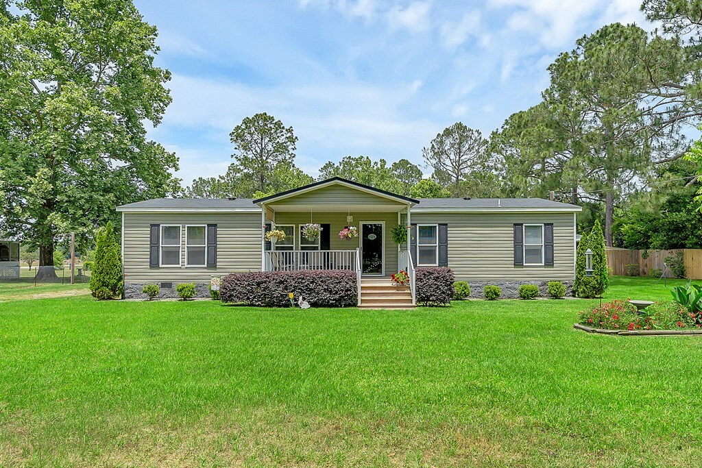 Property Photo: 109 Coston Rd GA 31763