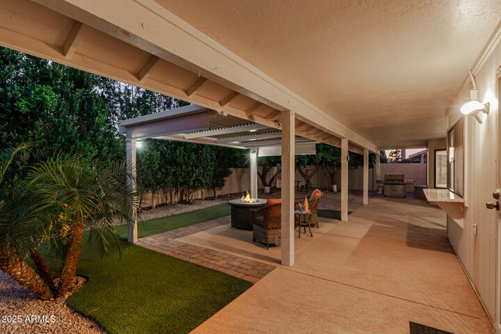 Property Photo: 9809 W Behrend Drive AZ 85382