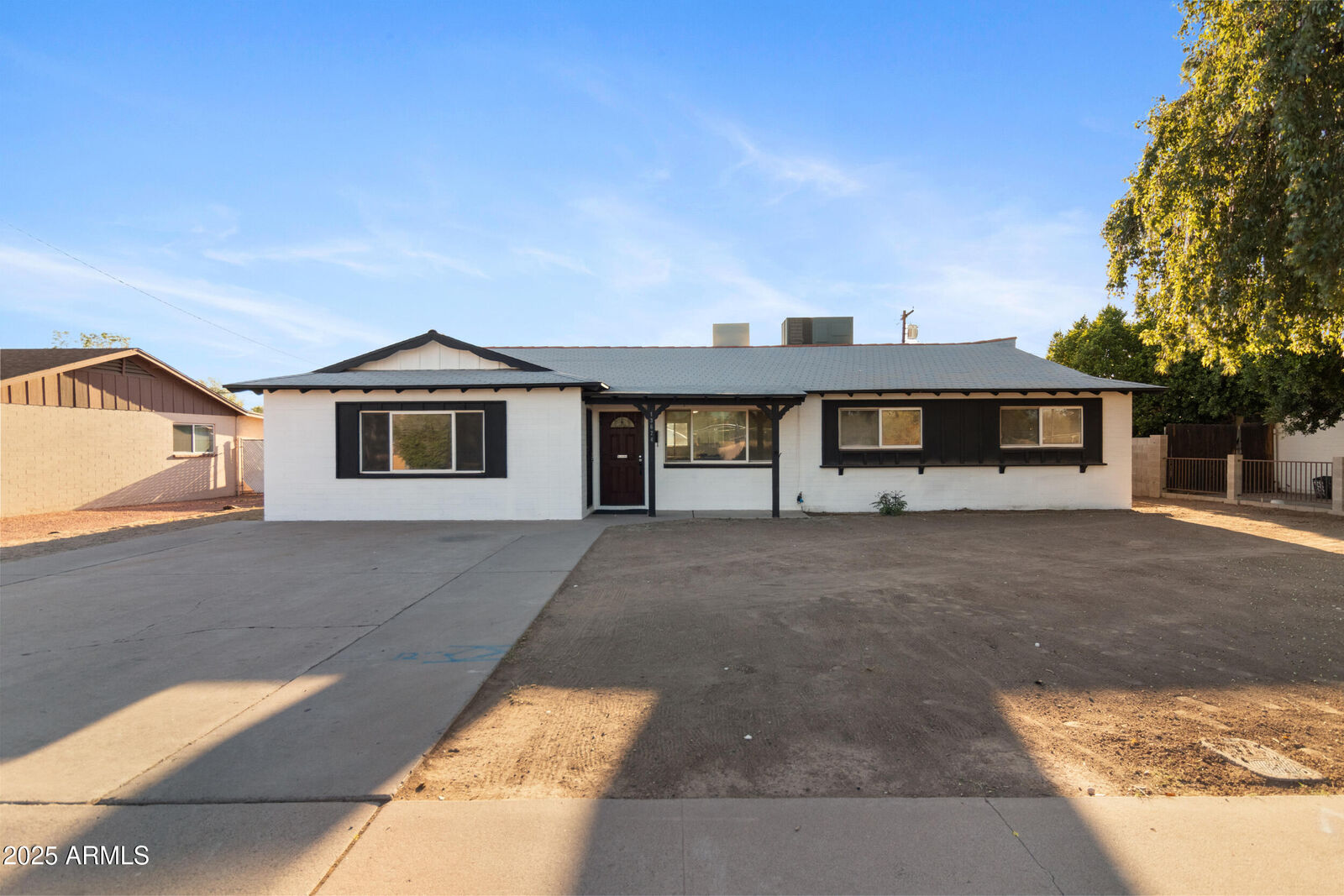 Property Photo: 13624 N 31st Avenue AZ 85029