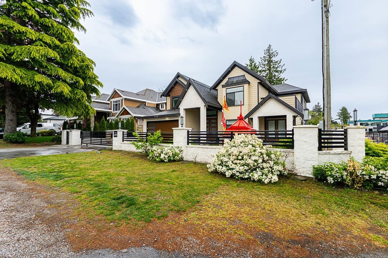 Photo de la propriété: 12038 93A Avenue BC V3V 1L1