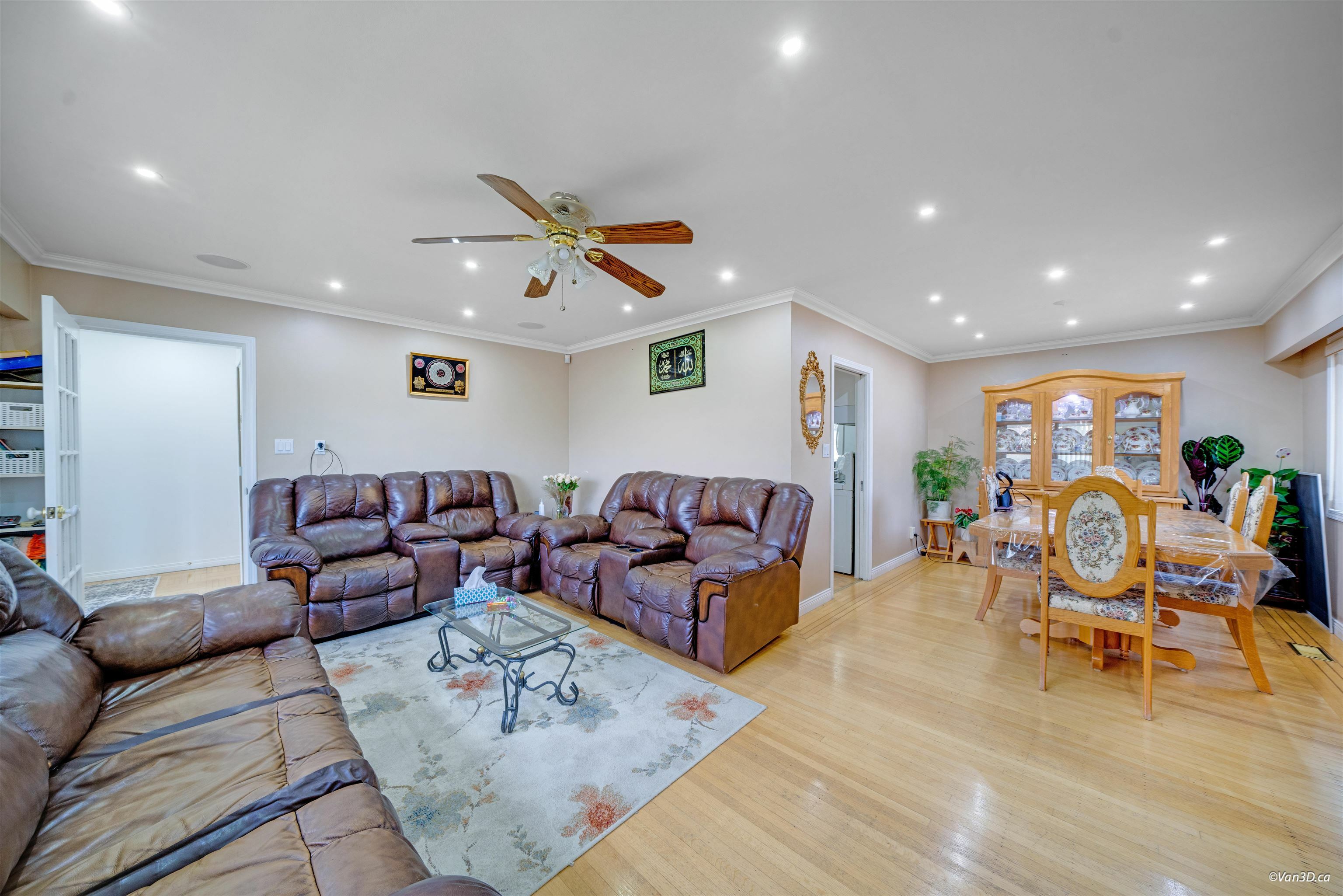 Photo de la propriété: 1359 E 64th Avenue BC V5X 2P2