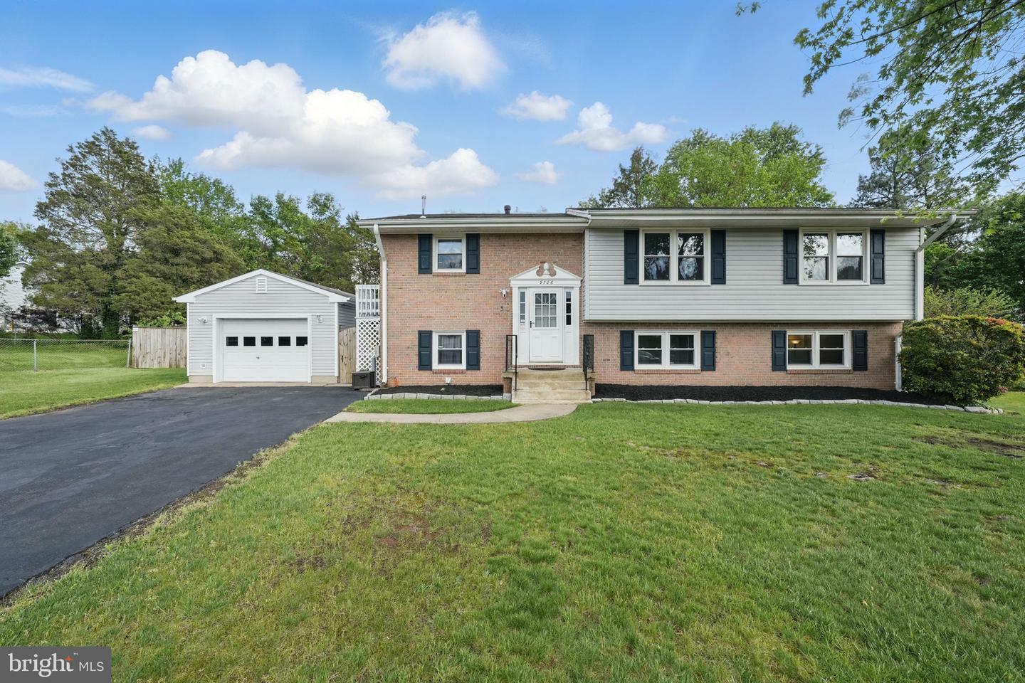 Property Photo: 9706 Glen Court VA 20110