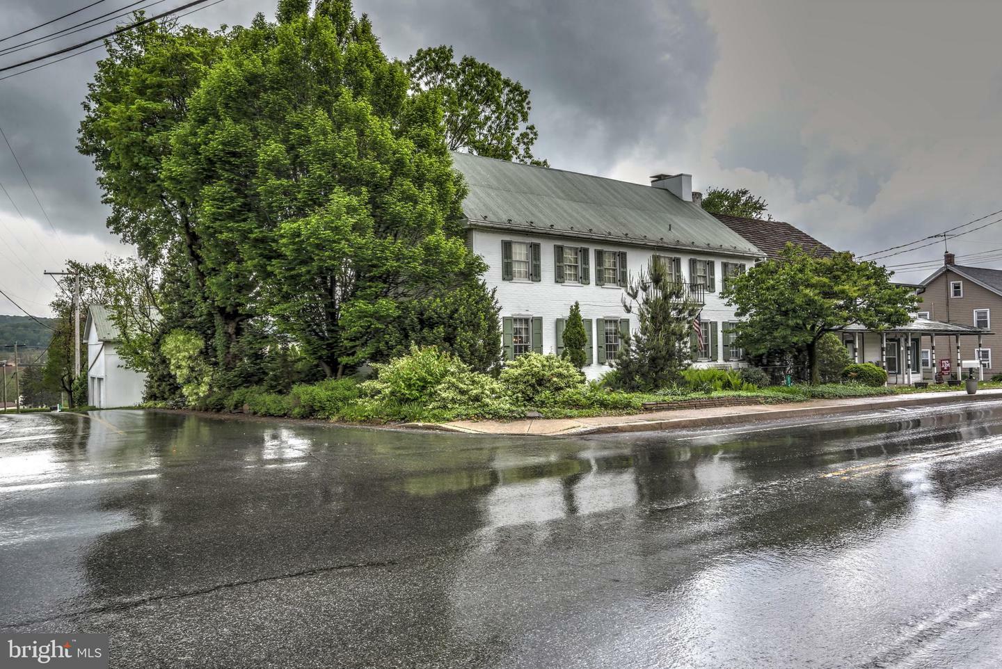 Property Photo: 2140 Main Street PA 17555