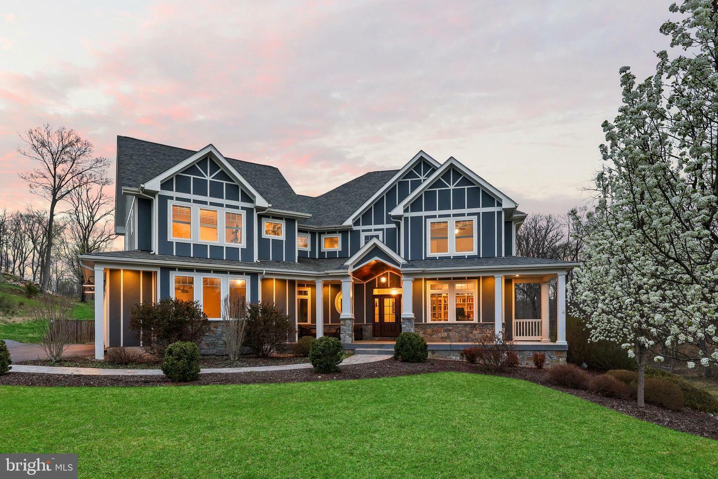 Property Photo: 59 N Ridgemont Way WV 25443