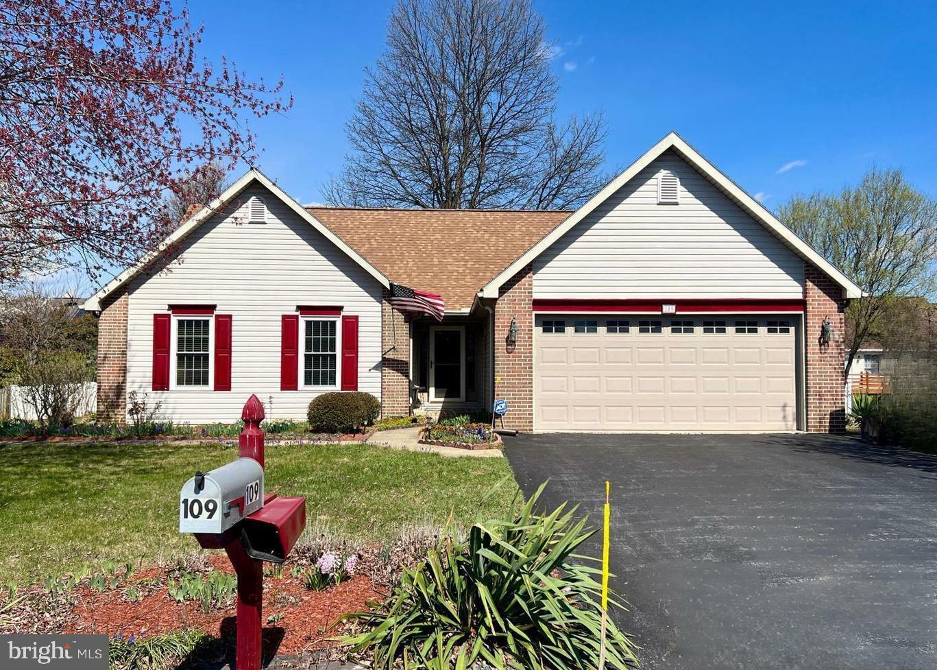 109 Finch Lane  Falling Waters WV 25419 photo