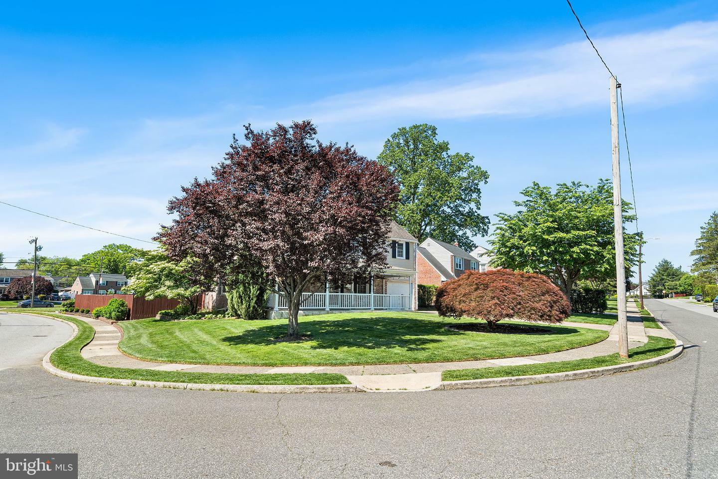 Property Photo: 2400 Georgian Lane PA 19008