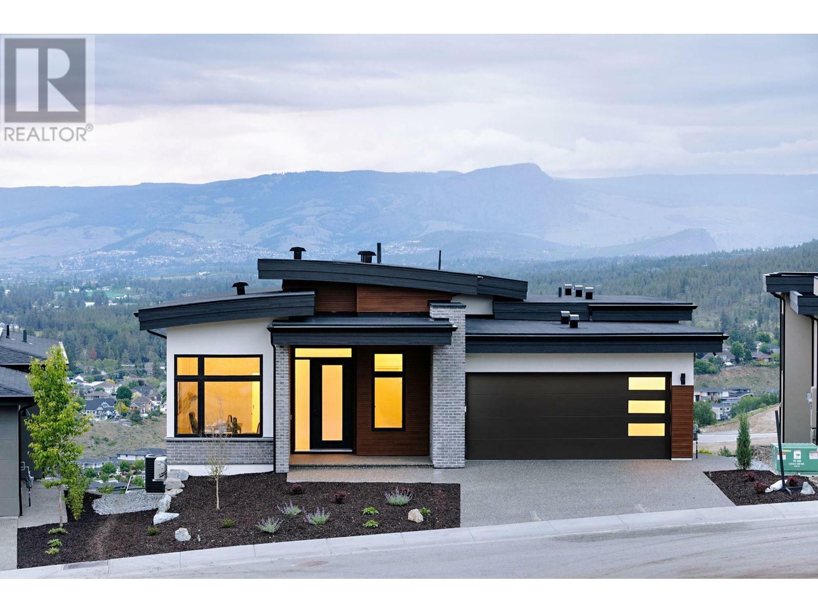 Property Photo: 1050 Emslie Street BC V1W 0C3