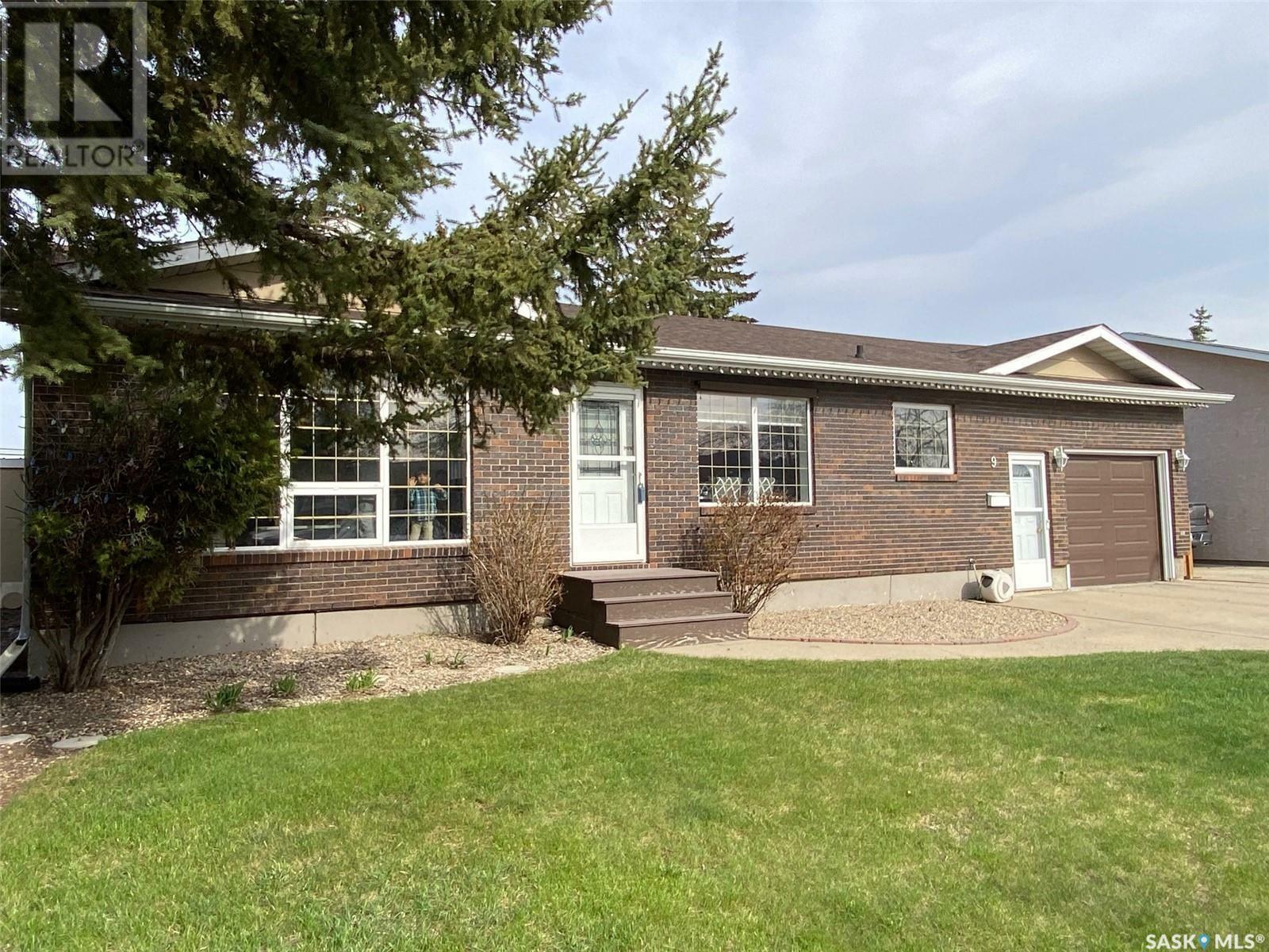 Property Photo: 9 Cardinal Bay SK S3N 3E4