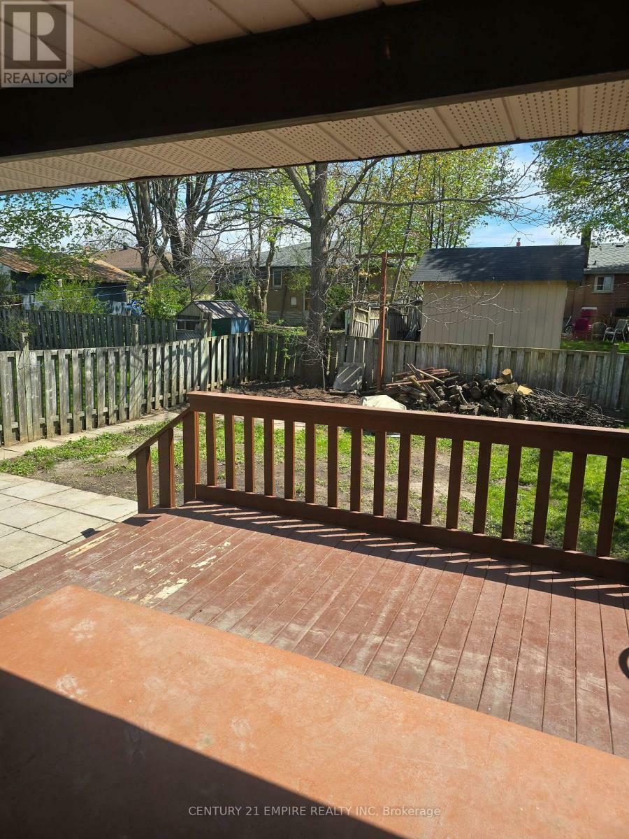 Property Photo: 719 Keates Avenue ON L1H 7Y3