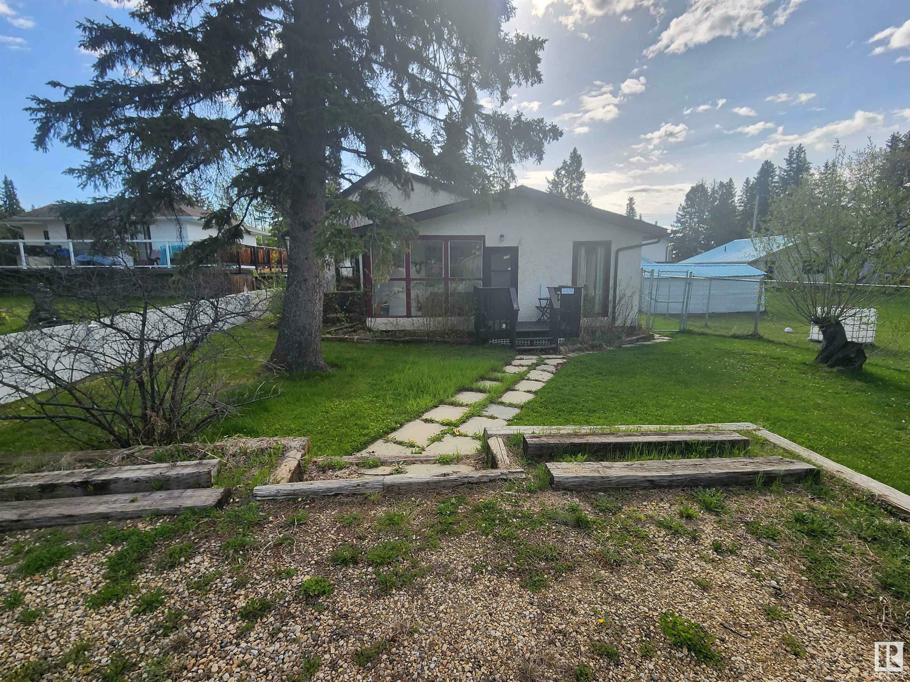 Photo de la propriété: 5838 50 Street AB T0C 2C0