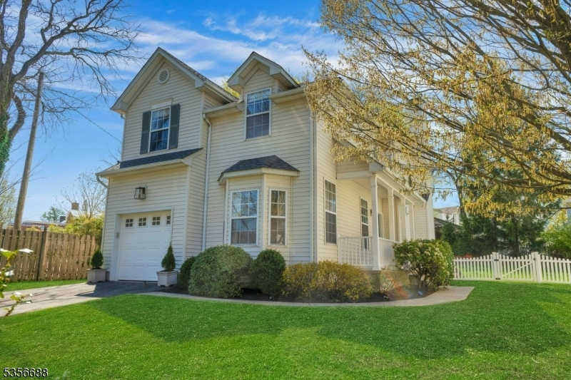 Property Photo:  9 Faitoute Ct  NJ 07901 