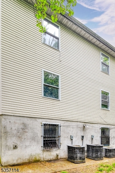Property Photo: 803 S 14th St NJ 07108