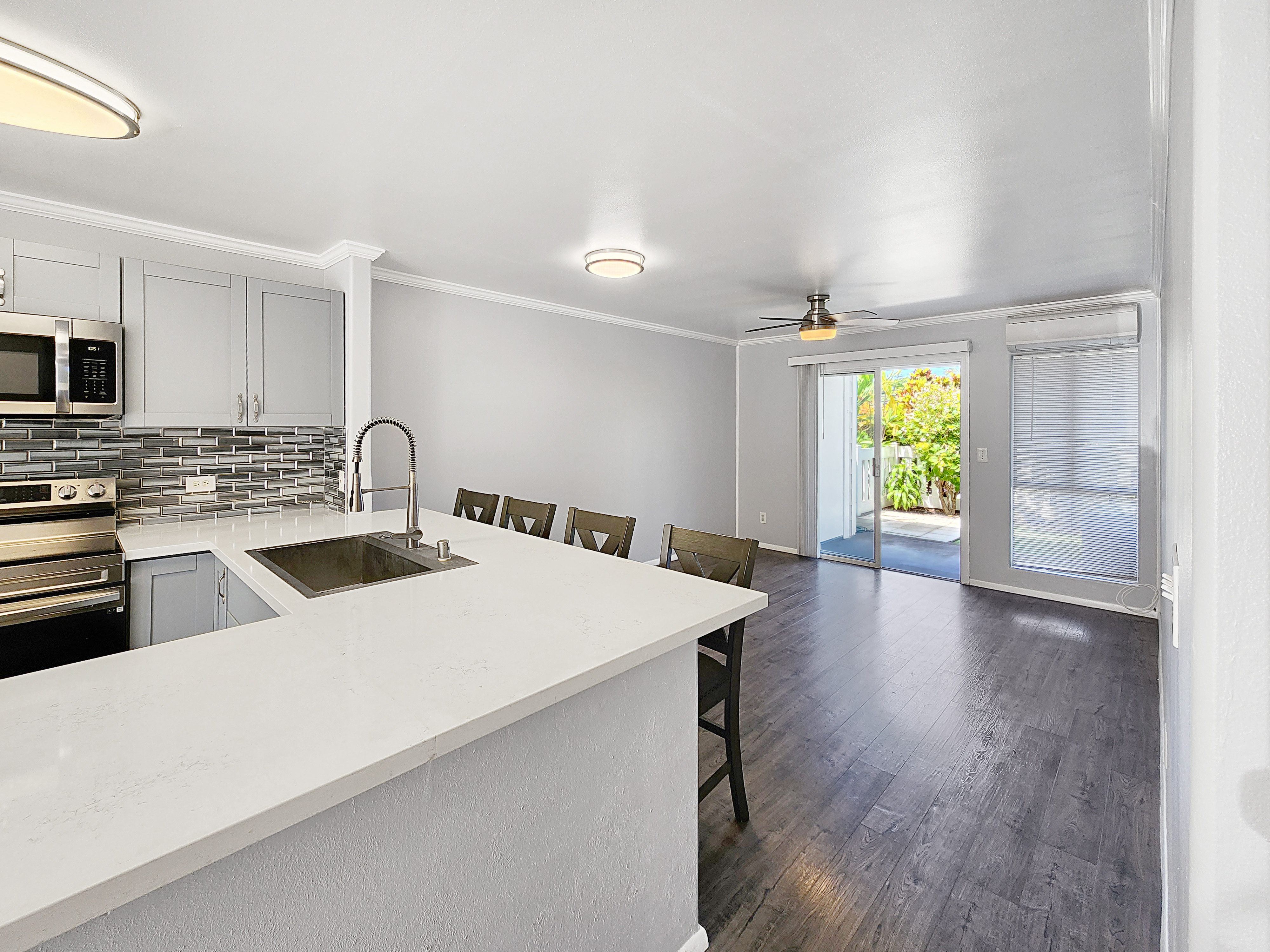 Property Photo: 75-6081 Alii Dr Dd102 HI 96740