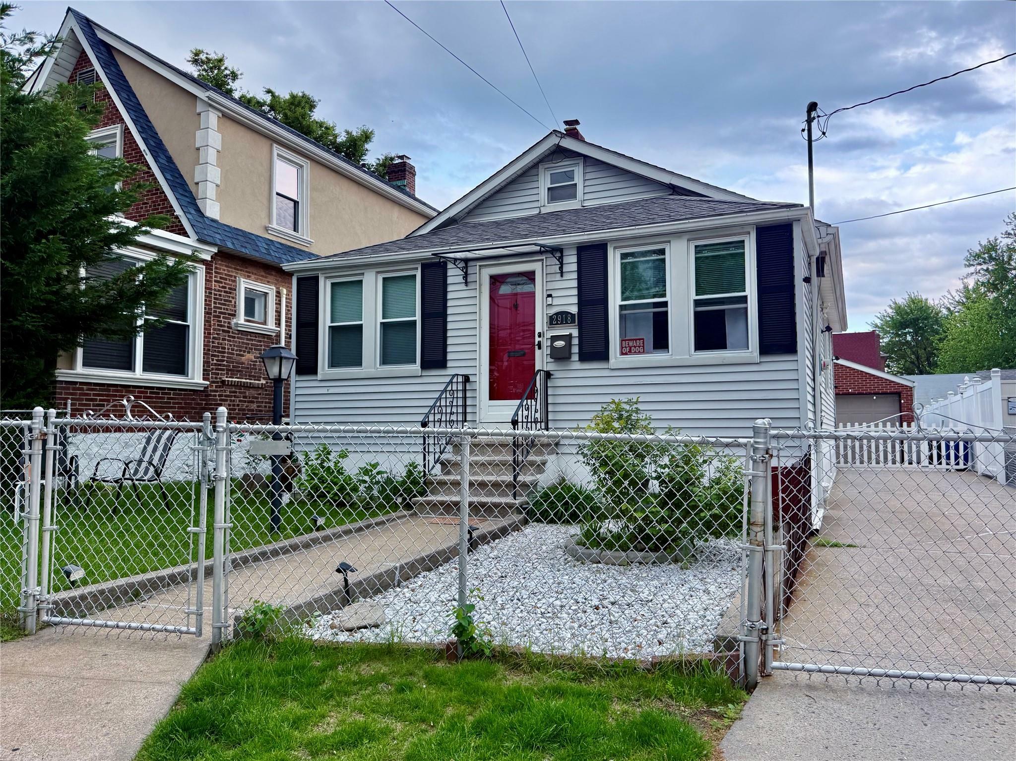 Property Photo: 2918 Schley Avenue NY 10465