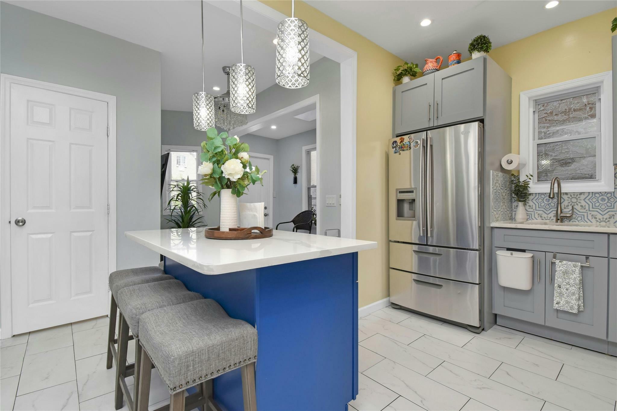 Property Photo: 1531 Hone Avenue NY 10461