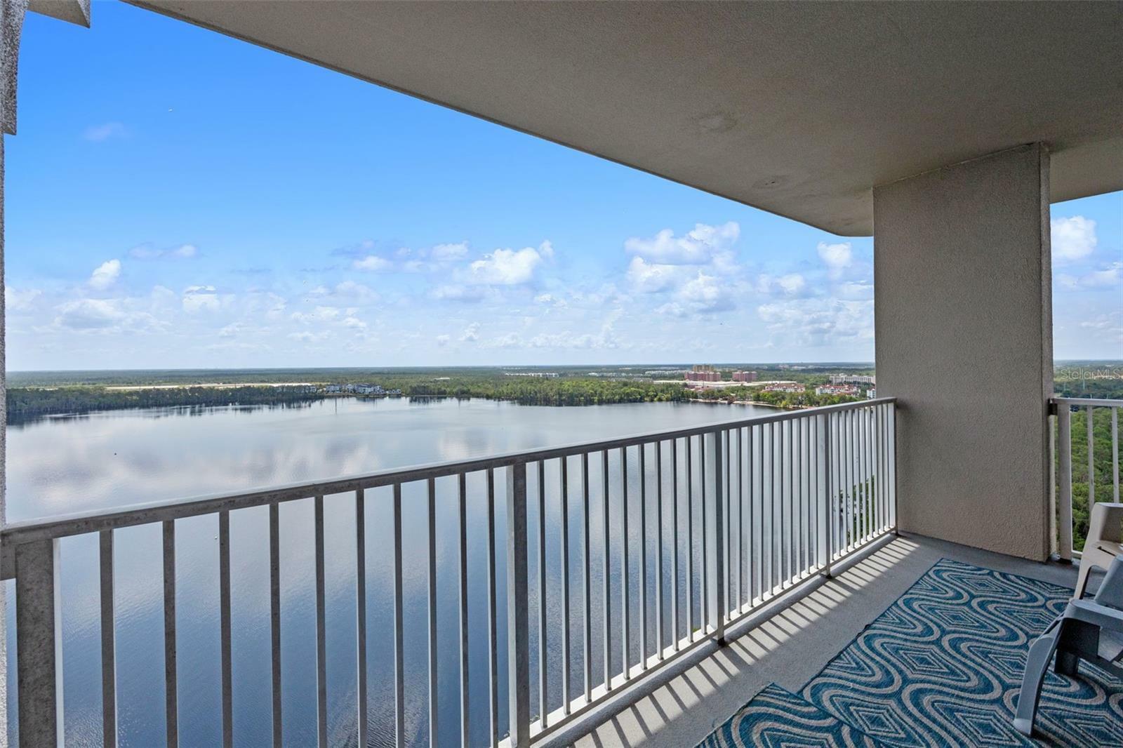 Property Photo: 13427 Blue Heron Beach Drive 1907 FL 32821